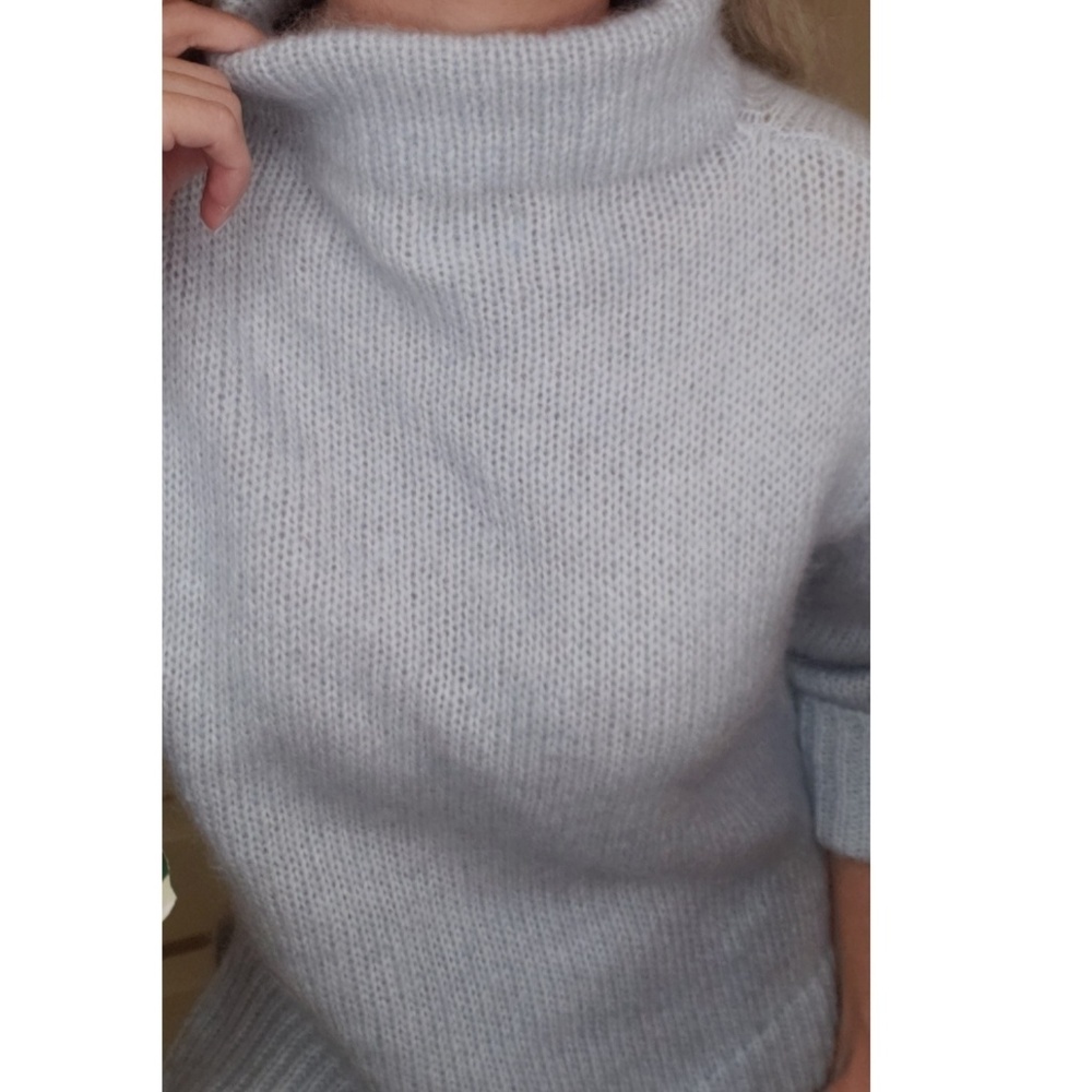 Jacqueline Ferrar Blue Sweater